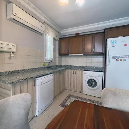 Oeluedeniz Ovacikta Oezel Havuzlu Villa 빌라 *