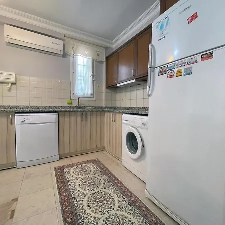 Oeluedeniz Ovacikta Oezel Havuzlu Villa 페티예