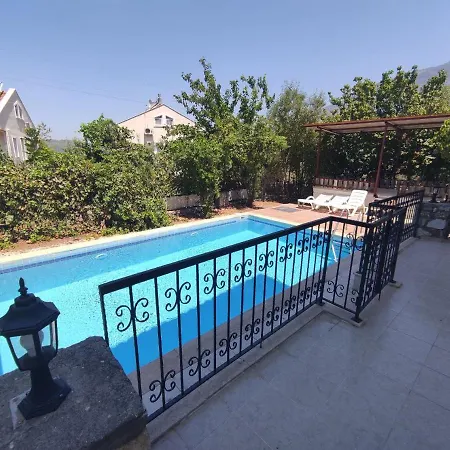 빌라 Oeluedeniz Ovacikta Oezel Havuzlu Villa
