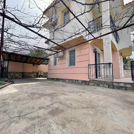 Oeluedeniz Ovacikta Oezel Havuzlu Villa 빌라 *