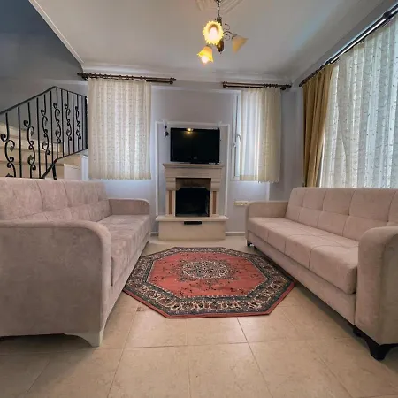 Oeluedeniz Ovacikta Oezel Havuzlu Villa